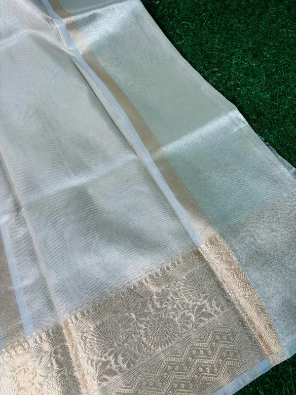 Elegant_White_Tissue_Silk_Traditional_Banarasi_Saree