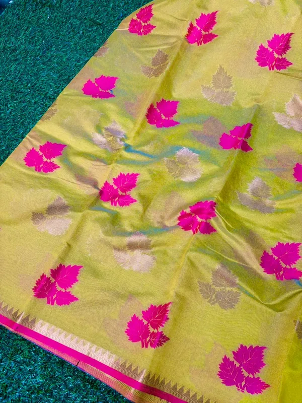 Mehandi_Yellow_Banarasi_Cotton_Silk_Saree_With_Pink_Floral_Weaving_And_Golden_Zari_Border