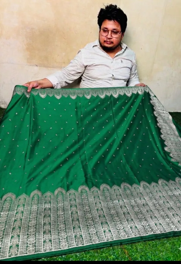 Green_Breathable_Mashru_Katan_Silk_Heritage_Weave_Banarasi_Saree