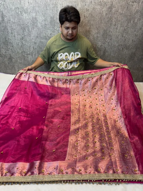 MATALLIC_PINK_KORA_TISSUE_VIRAL_GHUNGROO_SAREE