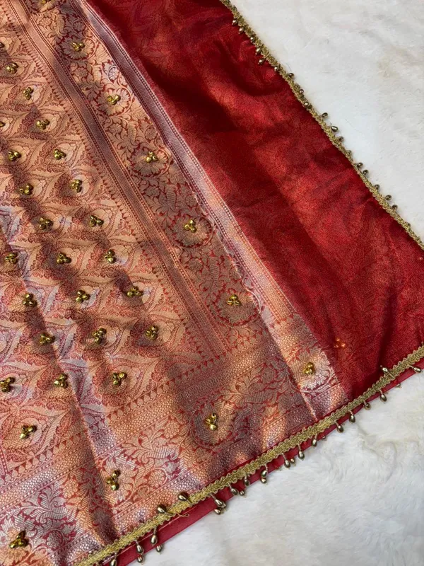 MATALLIC_RED_KORA_TISSUE_VIRAL_GHUNGROO_SAREE