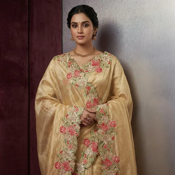 Elegant_Cream_Organza_Lehenga_With_Floral_Embroidery