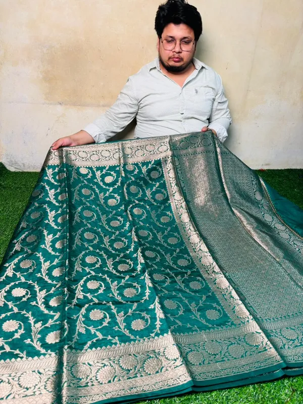 Warm_Silk_Saree_With_Zari_Work_-_Traditional_Weave_Green
