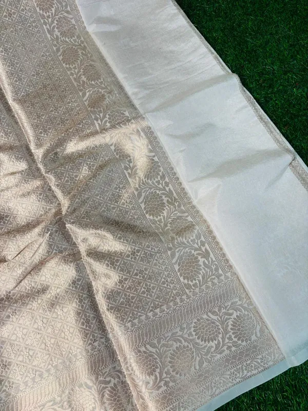 Warm_Silk_Saree_With_Zari_Work_-_Traditional_Weave