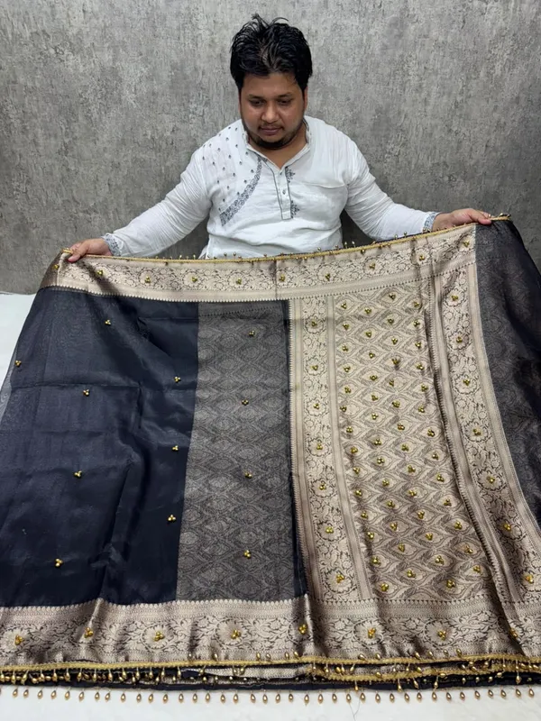 MATALLIC_BLACK_KORA_TISSUE_VIRAL_GHUNGROO_SAREE