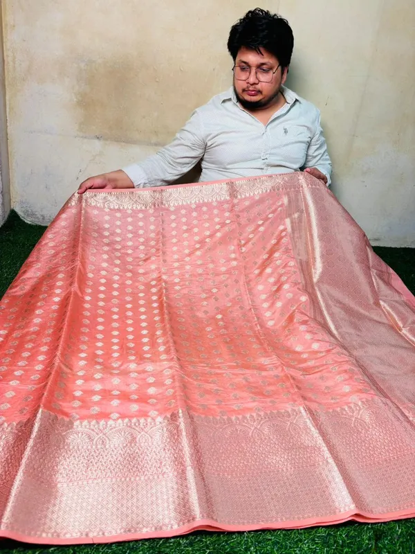 Elegant_Peach_Banarasi_Chinia_Silk_Saree_With_Zari_Work