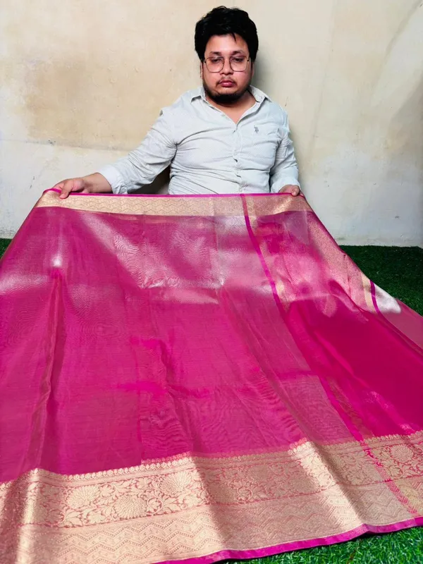 Vibrant_Pink_Tissue_Silk_Traditional_Banarasi_Saree
