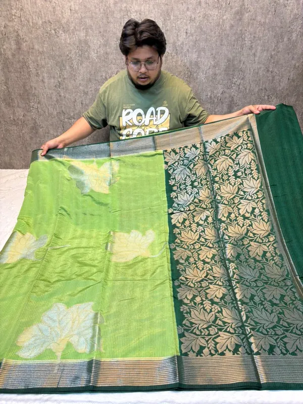 KATAN_SILK_FLORAL_EMBOSSED_MEENAKARI_BANARASI_SAREE