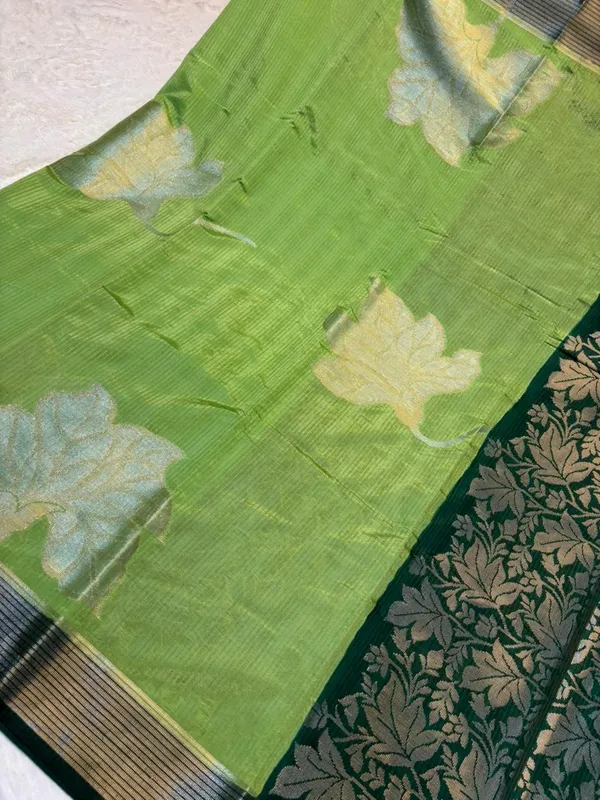 KATAN_SILK_FLORAL_EMBOSSED_MEENAKARI_BANARASI_SAREE