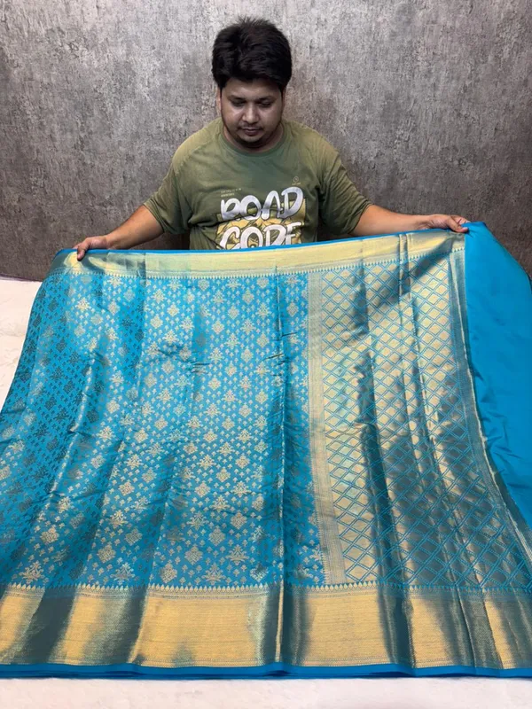 TRISHA_MAM_INSPIRED_BANARASI_SILK_SAREEE