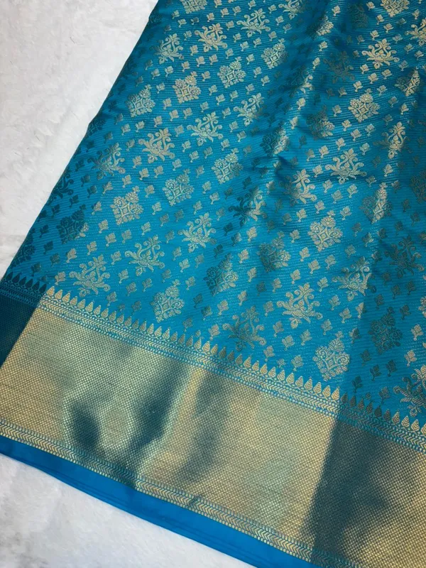 TRISHA_MAM_INSPIRED_BANARASI_SILK_SAREEE