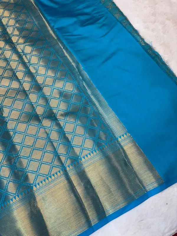 TRISHA_MAM_INSPIRED_BANARASI_SILK_SAREEE