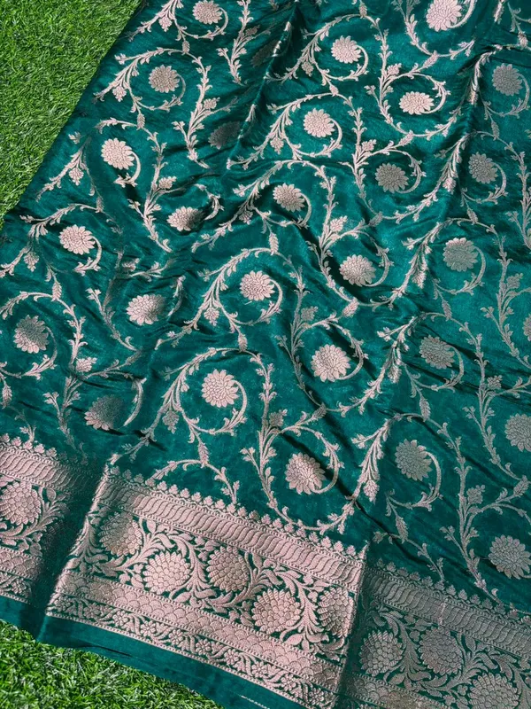 Warm_Silk_Saree_With_Zari_Work_-_Traditional_Weave_Green