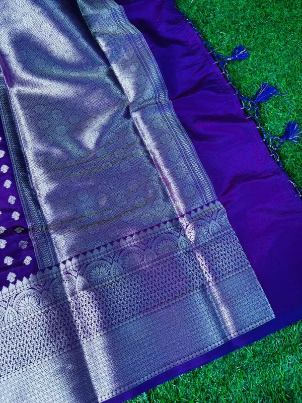 Purple_Banarasi_Chinia_Silk_Saree_With_Zari_Work