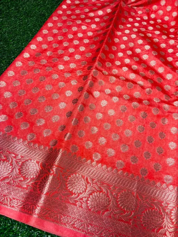 Baby_Pink_Khaddi_Buti_Georgette_Silk_Saree_Boldly_Combines_Traditional_Craftsmanship_With_Provocative_Elegance