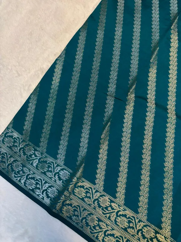 zari_buti_classic_banarasi_soft_silky_patola_saree_with_rich_pallu_and_blouse