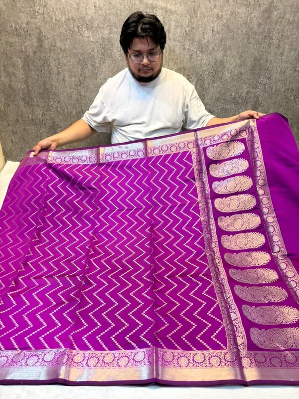 zari_buti_classic_banarasi_soft_silky_patola_saree_with_rich_pallu_and_blouse