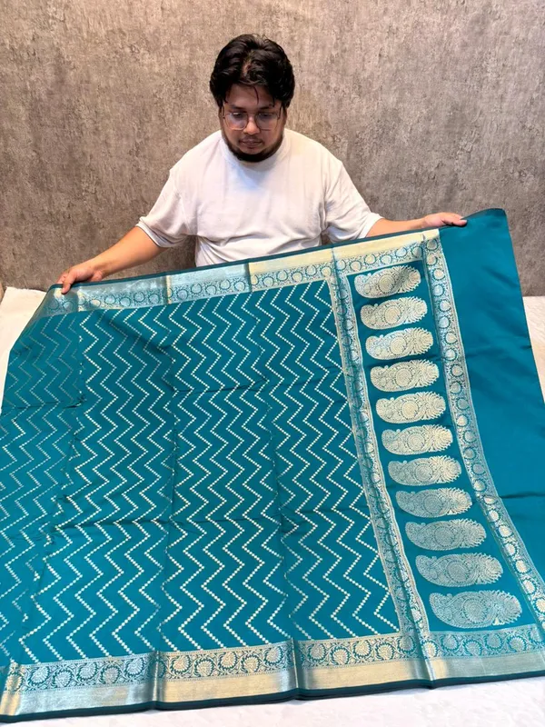 zari_buti_classic_banarasi_soft_silky_patola_saree_with_rich_pallu_and_blouse