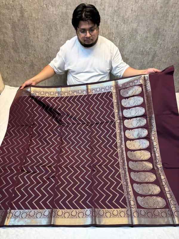 zari_buti_classic_banarasi_soft_silky_patola_saree_with_rich_pallu_and_blouse