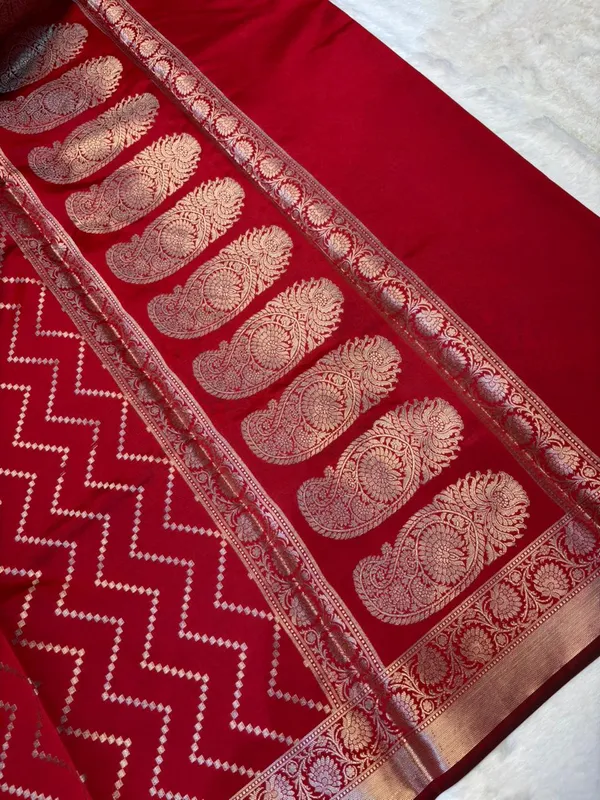 zari_buti_classic_banarasi_soft_silky_patola_saree_with_rich_pallu_and_blouse