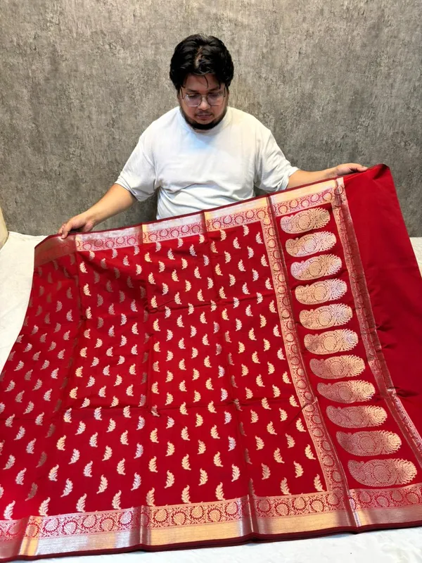 zari_buti_classic_banarasi_soft_silky_patola_saree_with_rich_pallu_and_blouse