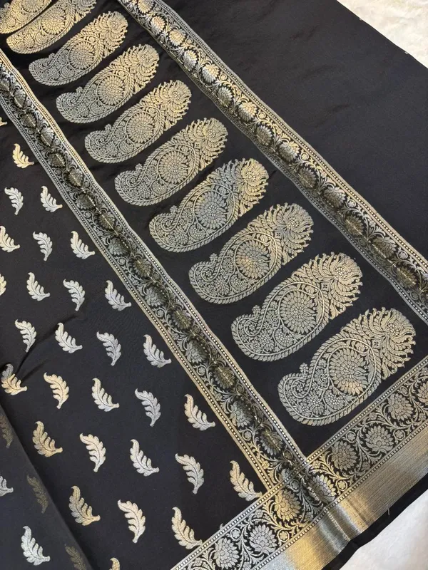 zari_buti_classic_banarasi_soft_silky_patola_saree_with_rich_pallu_and_blouse