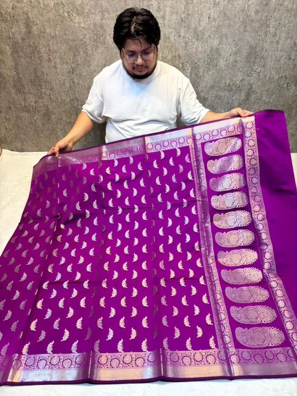 zari_buti_classic_banarasi_soft_silky_patola_saree_with_rich_pallu_and_blouse