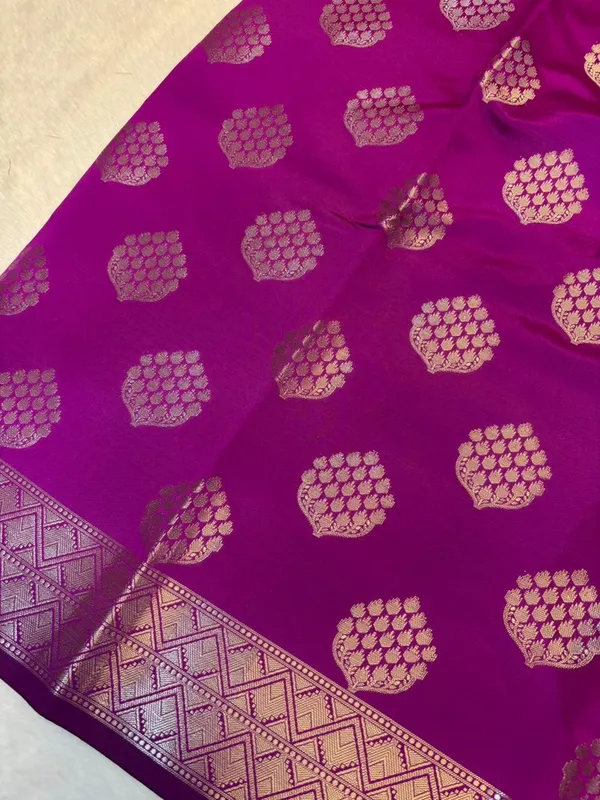 zari_buti_classic_banarasi_soft_silky_patola_saree_with_rich_pallu_and_blouse