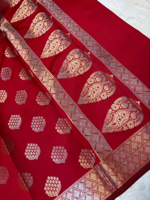 zari_buti_classic_banarasi_soft_silky_patola_saree_with_rich_pallu_and_blouse