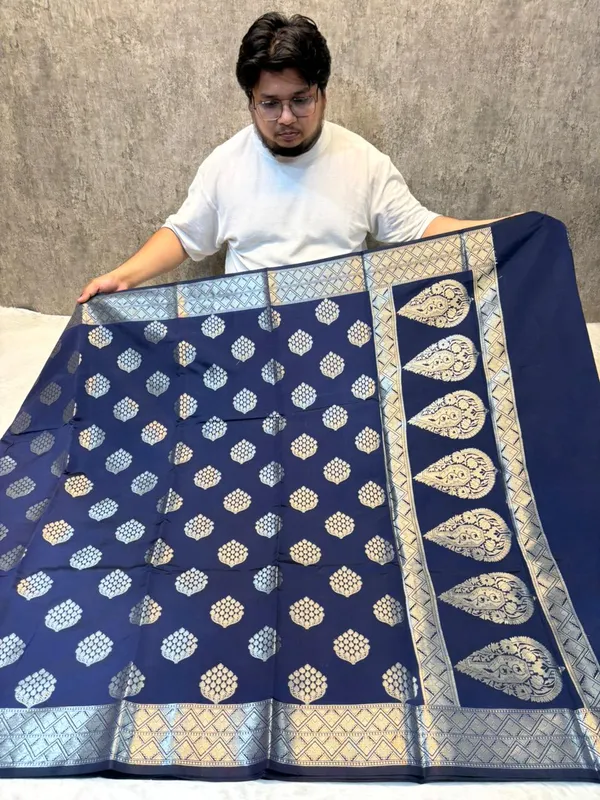 zari_buti_classic_banarasi_soft_silky_patola_saree_with_rich_pallu_and_blouse