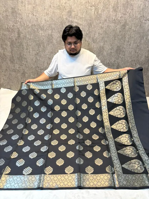 zari_buti_classic_banarasi_soft_silky_patola_saree_with_rich_pallu_and_blouse