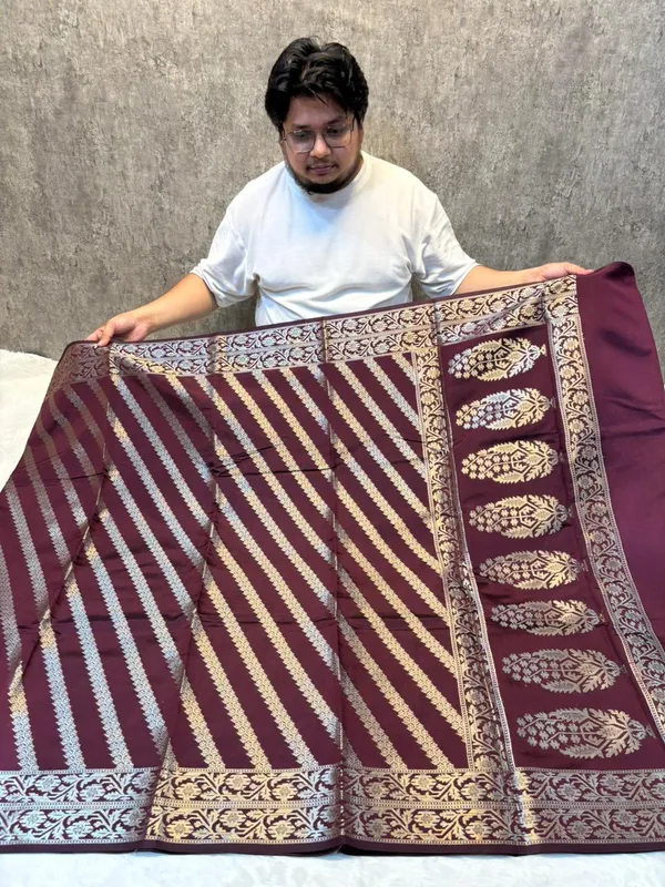 zari_buti_classic_banarasi_soft_silky_patola_saree_with_rich_pallu_and_blouse