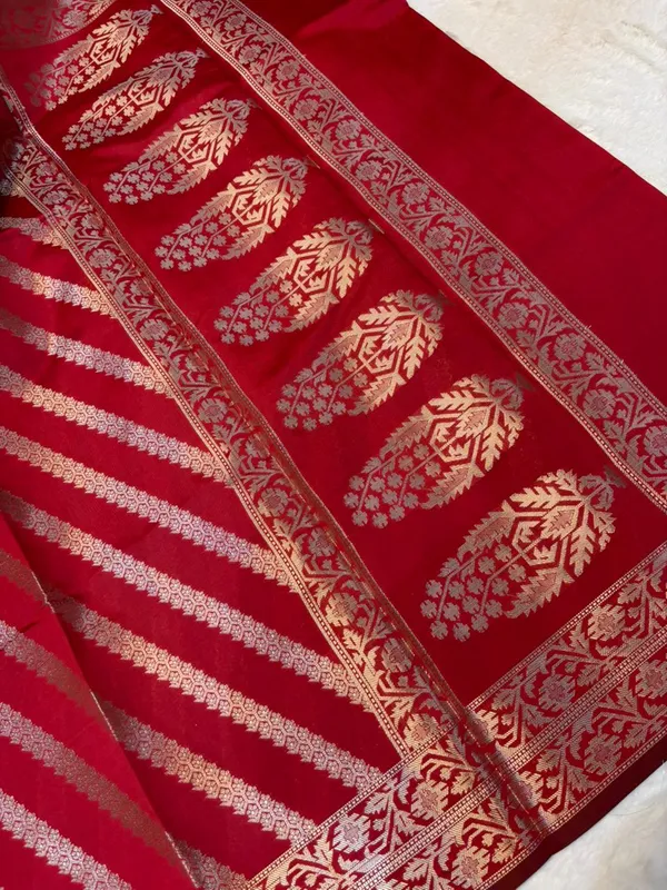 zari_buti_classic_banarasi_soft_silky_patola_saree_with_rich_pallu_and_blouse