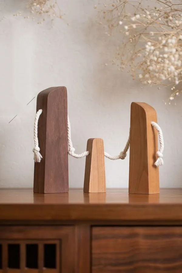 Wooden_Decorative_Post_Set_With_Rope_Detail_Set_Of_3