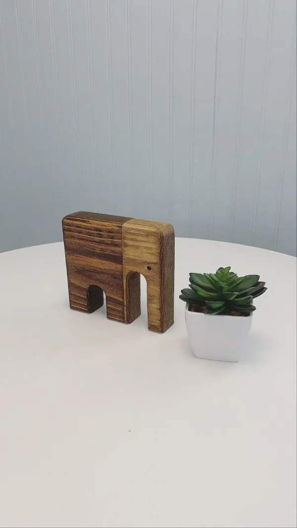 Handcrafted_Wooden_Elephant_Showpiece_With_Succulent_Planter