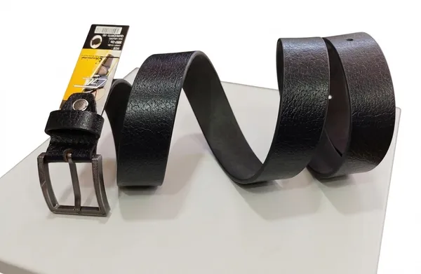 Premium_Leather_Belt_With_Metal_Buckle