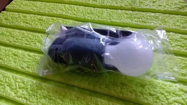 Portable_Pull_Cord_Led_Light_Bulb_With_Hanging_String_-_Battery_Operated_Emergency_Lamp