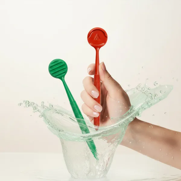 Nava_Tongue_Cleaner_Pack_Of_2_Red_&_Green