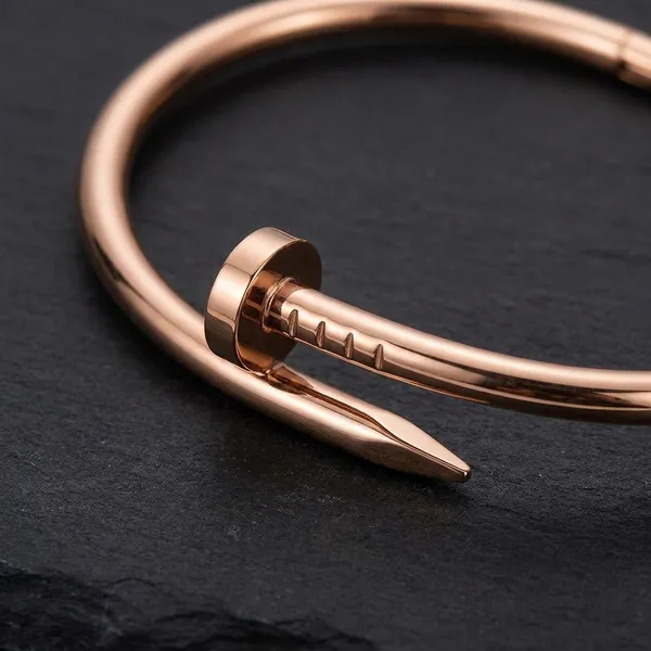 Rose_Gold_Stainless_Steel_Fashion_Nail_Wrist_Bracelet_For_Women