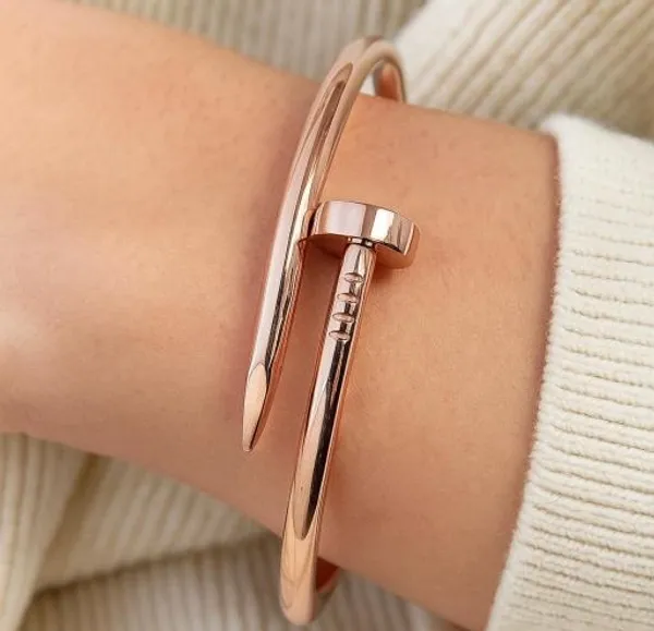 Rose_Gold_Stainless_Steel_Fashion_Nail_Wrist_Bracelet_For_Women