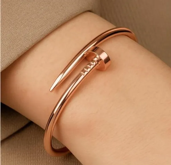 Rose_Gold_Stainless_Steel_Fashion_Nail_Wrist_Bracelet_For_Women