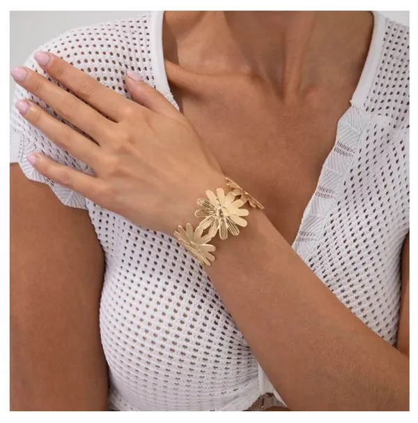 Golden_Stainless_Steel_Sunflower_Statement_Open_Cuff_Bracelet_For_Women