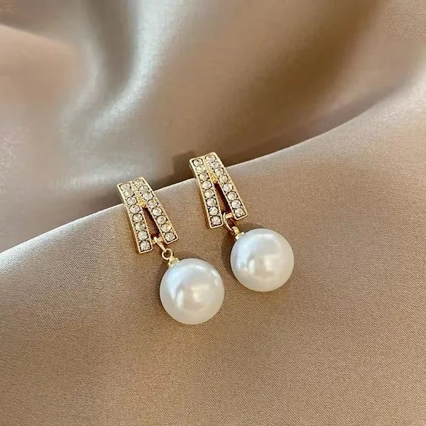 Classic_Pearl_Drop_Stud_Earrings