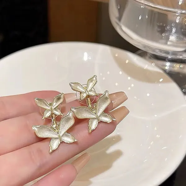 Elegant_Butterfly_Stud_Earrings