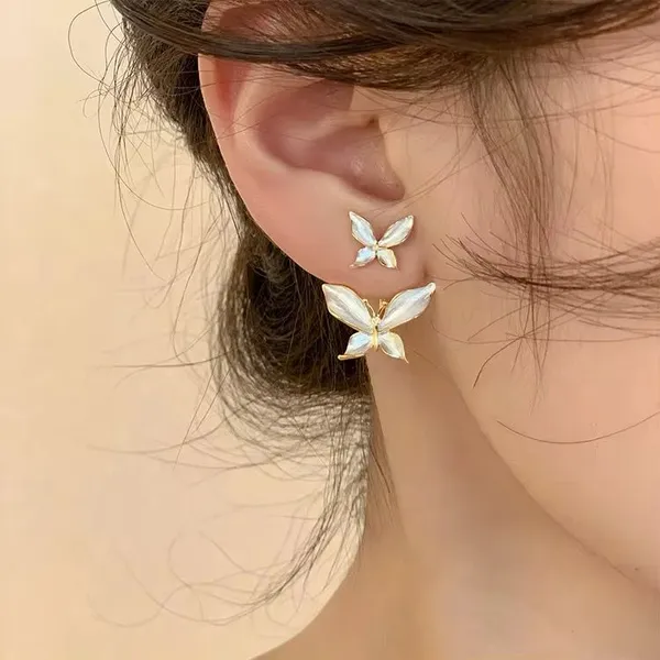 Elegant_Butterfly_Stud_Earrings