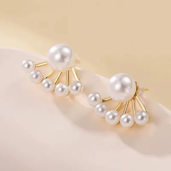 Elegant_Floral_Stud_Earrings