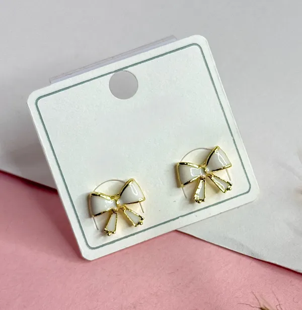 Elegant_White_bow__Stud_Earrings