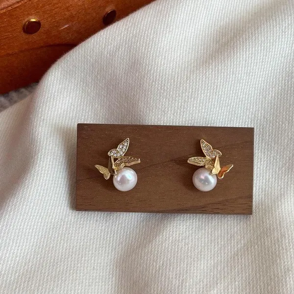 Gold-Plated_Do_Butterfly_Pear