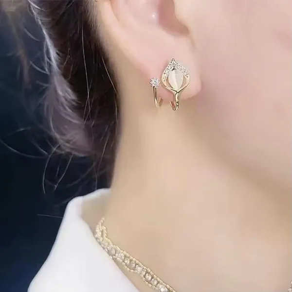 Gold-Plated_Pearl_&_Crystal_Designer_Earrings_for_Women