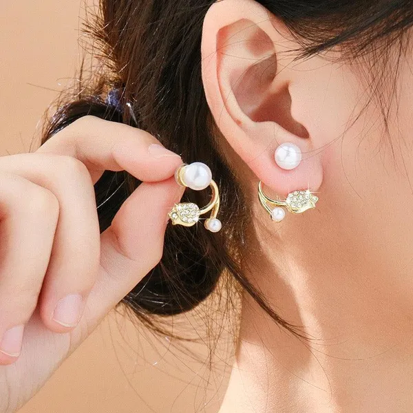Gold-Plated_Pearl_&_Crystal_Designer_Earrings_for_Women